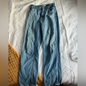Abercrombie & Fitch CURVE LOVE ultra high rise ankle straight jeans.